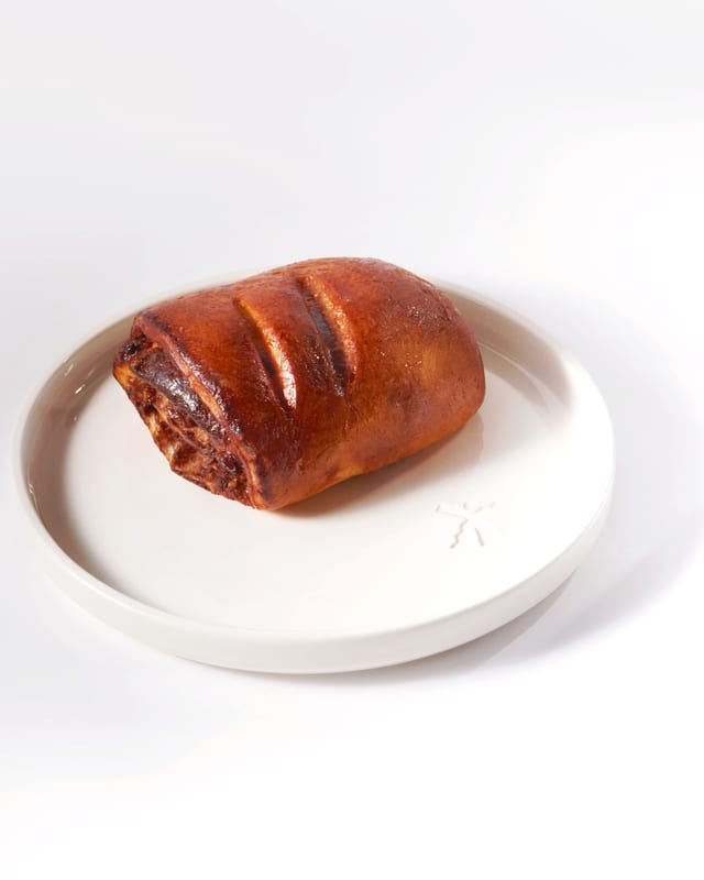 Шоколадный рулет с фундуком